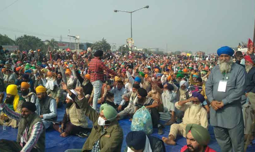 ട്രാക്​ടറുകൾ കാരവൻ ആക്കി അതിർത്തിയിൽ സമരജീവിതം