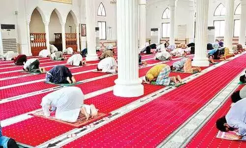 വി​ശ്വാസി​ക​ൾ​ക്ക്​ ആ​ശ്വാ​സം; ഇ​ന്ന്​ മു​ത​ൽ വീ​ണ്ടും ജു​മു​അ