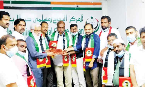 അ​ഹ​മ്മ​ദ് കു​ട്ടി മ​ദ​നി​ക്ക് യാ​ത്ര​യ​യ​പ്പ് ന​ല്‍കി