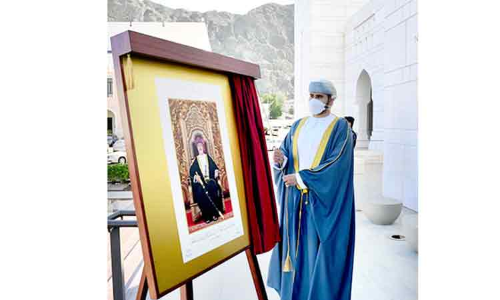 സുൽത്താ​െൻറ ചിത്രം പതിച്ച സ്​റ്റാമ്പ്​ പുറത്തിറക്കി