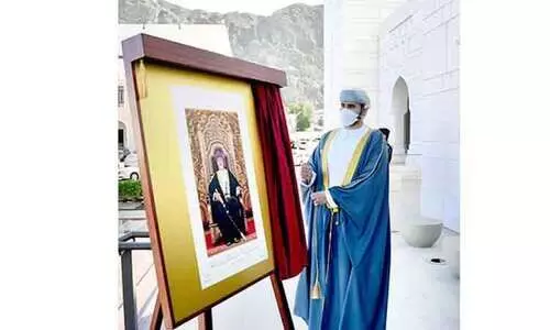 സുൽത്താ​െൻറ ചിത്രം പതിച്ച സ്​റ്റാമ്പ്​ പുറത്തിറക്കി