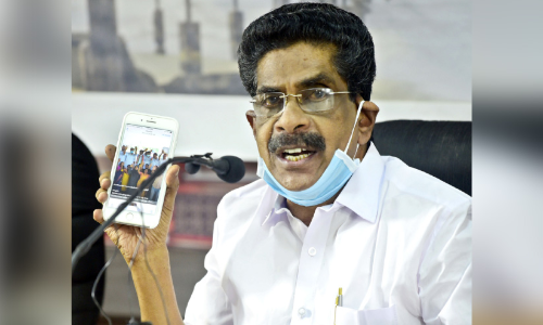 ​കല്ലാമലയിൽ കോൺഗ്രസ്​​ സ്ഥാനാർഥി മാറിനിൽക്കും –മുല്ലപ്പള്ളി