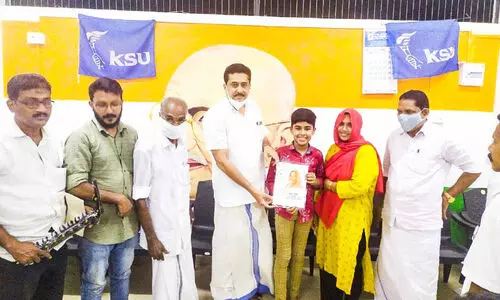 സ്ഥാനാർഥിയെ വരച്ച്​ പിന്തുണ അറിയിച്ച്​ ജിഷുവാൻ