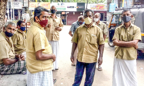 ഓട്ടപ്പാച്ചിലിനിടയിലെ വോട്ട്​ ചർച്ചകളുമായി ഓട്ടോ ഡ്രൈവർമാർ
