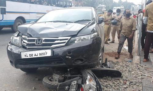 കാറിടിച്ച് ബൈക്ക് യാത്രക്കാരന്‍ മരിച്ചു