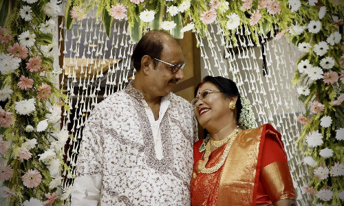 അച്​ഛ​െൻറ കല്യാണം കഴിഞ്ഞു; അദ്ദേഹം വീണ്ടും പ്രണയം കണ്ടെത്തിയതിൽ സന്തോഷം