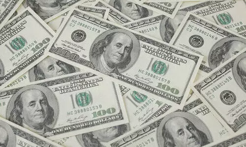 കൂടുതൽ വിദേശികൾ ഡോളർ കടത്തി