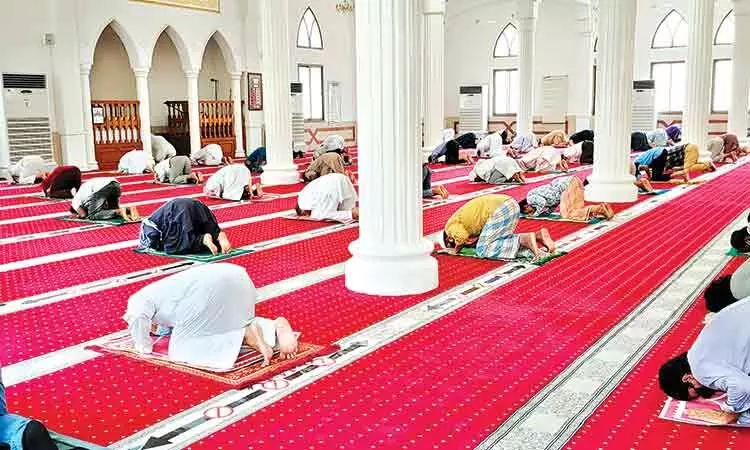 വിശ്വാസികൾക്ക് ആശ്വാസം; ഇന്ന് മുതൽ വീണ്ടും ജുമുഅ വിശ്വാസികൾക്ക് ആശ്വാസം; ഇന്ന് മുതൽ വീണ്ടും ജുമുഅ