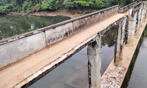 മ​ണ്ണ​ട്ടാം​പാ​റ ഡാം: പാലത്തി​െൻറ കൈ​വ​രി ത​ക​ർ​ന്നു​