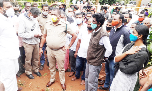 കൈ​വ​ശ ഭൂ​മി​യി​ലെ വീ​ട് നി​ർ​മാ​ണം വ​നം, റ​വ​ന്യൂ അ​ധി​കൃ​ത​ർ ത​ട​ഞ്ഞു