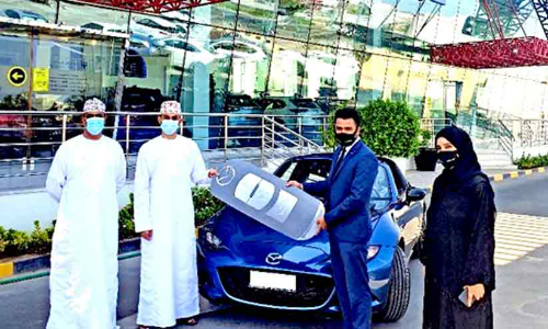 മ​സ്​​ദ പു​തി​യ എം.​എ​ക്​​സ്​ ഫൈ​വ്​ മി​യാ​റ്റ ഒ​മാ​ൻ വി​പ​ണി​യി​ൽ അ​വ​ത​രി​പ്പി​ച്ചു