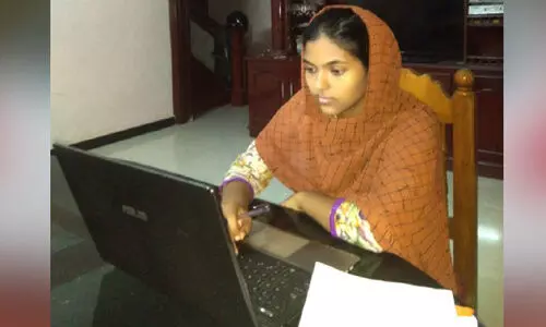 പരീക്ഷയും തെരഞ്ഞെടുപ്പും ഒരുമിച്ച് നേരിട്ട് സ്ഥാനാര്‍ഥി