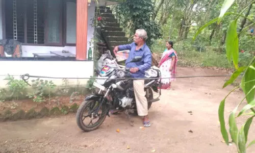 നാടി​െൻറ മാറ്റത്തിന്​ വോട്ടു തേടി ഉദയൻ