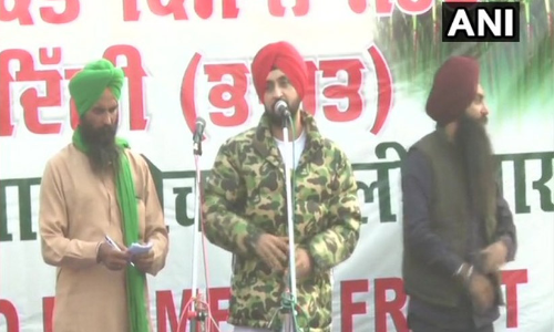 പ്രക്ഷോഭകർക്ക് ആവേശം പകർന്ന് പഞ്ചാബി ഗായകർ സമരവേദിയിൽ