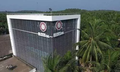 ഊരാളുങ്കലിനെതിരായ ആരോപണത്തിൽ സുപ്രീംകോടതി കേരളത്തിന്റെ പ്രതികരണം തേടി