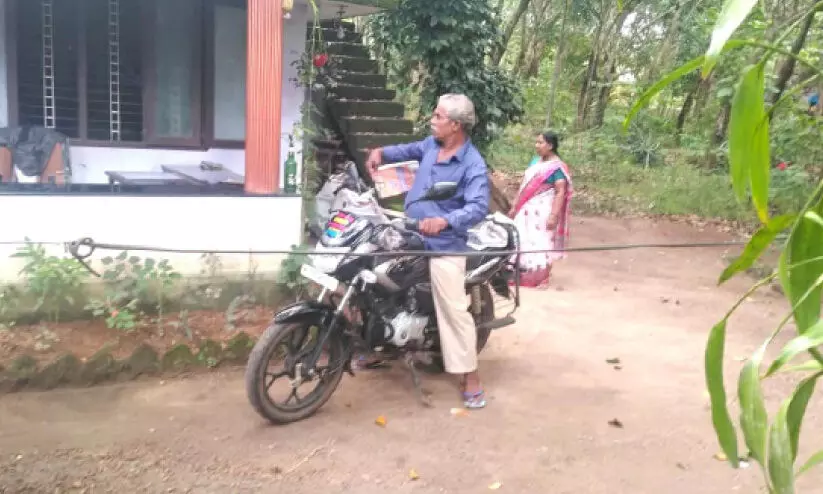 നാടി​െൻറ മാറ്റത്തിന്​ വോട്ടു തേടി ഉദയൻ