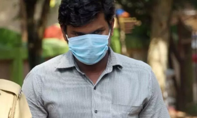 ബിന്ദു അമ്മിണിക്കെതിരെ വ്യാജ അശ്ലീല വിഡിയോ: യുവാവ് അറസ്റ്റിൽ ബിന്ദു അമ്മിണിക്കെതിരെ വ്യാജ അശ്ലീല വിഡിയോ: യുവാവ് അറസ്റ്റിൽ