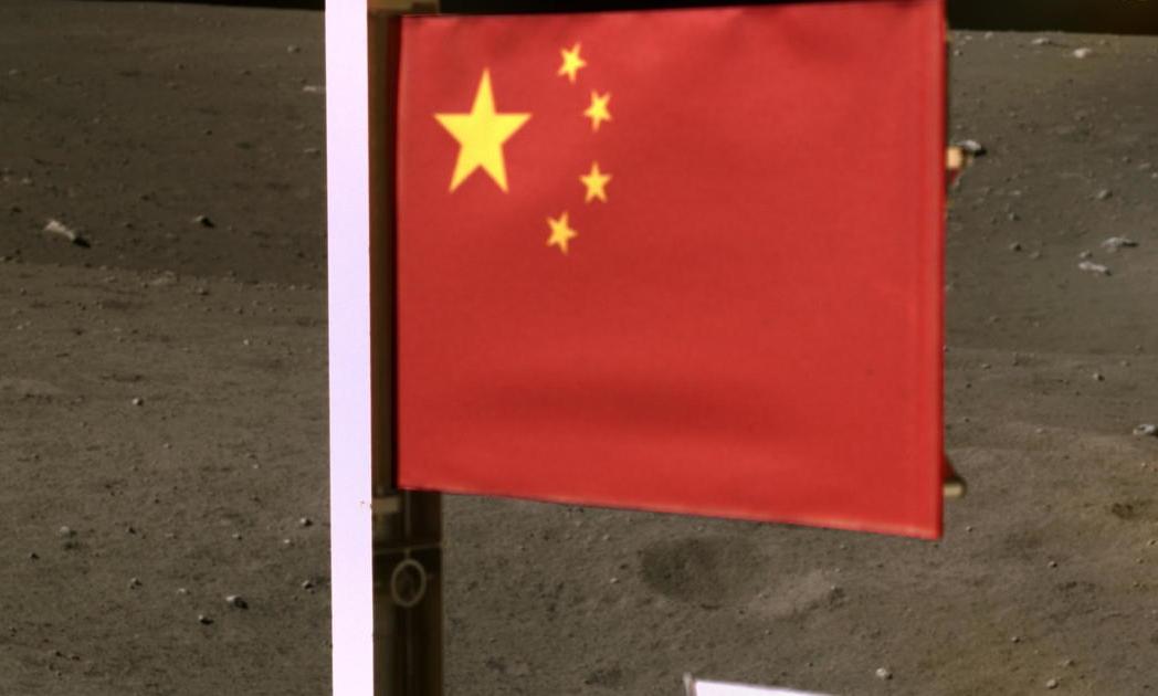 ചന്ദ്രനിൽ പതാക നാട്ടുന്ന രണ്ടാമത്തെ രാജ്യമായി ചൈന ചന്ദ്രനിൽ പതാക നാട്ടുന്ന രണ്ടാമത്തെ രാജ്യമായി ചൈന