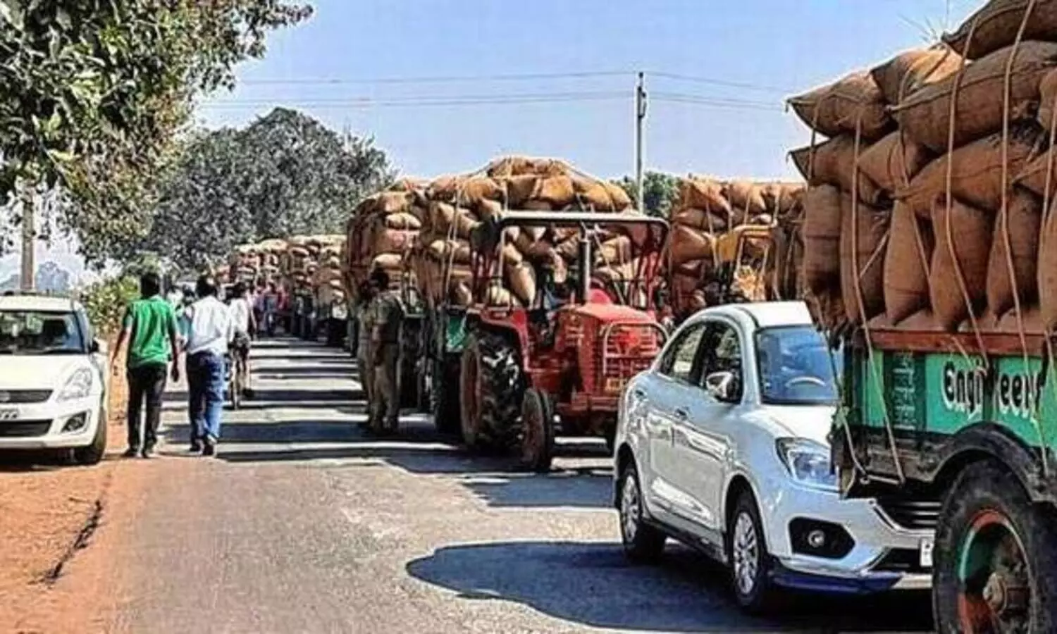 ​യു.​പി​യി​ൽ നാളെ കി​സാ​ൻ യാ​ത്ര; ഒ​​ഡി​​ഷ​​യി​​ൽ കാ​​ർ​​ഷി​​ക വി​​ള​​ക​​ൾ റോ​​ഡി​​​ൽ വി​​ത​​റി പ്ര​​തി​​ഷേ​​ധം
