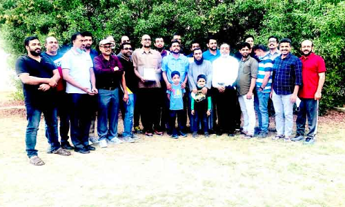 മു​ഹ​മ്മ​ദ്​ അ​ജ്​​മ​ലി​ന്​ ത​നി​മ യാ​ത്ര​യ​യ​പ്പ്​ ന​ൽ​കി