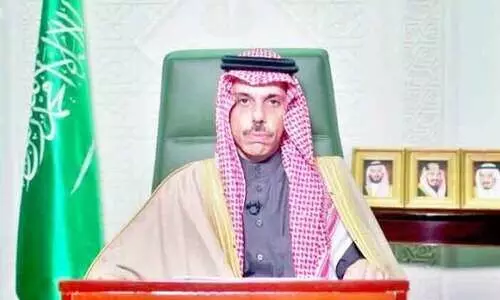 ഗൾഫ് പ്രതിസന്ധി പരിഹാര ശ്രമം: കുവൈത്ത്, അമേരിക്കൻ ഇടപെടലുകളെ പ്രകീർത്തിച്ച് സൗദി വിദേശകാര്യ മന്ത്രി ഗൾഫ് പ്രതിസന്ധി പരിഹാര ശ്രമം: കുവൈത്ത്, അമേരിക്കൻ ഇടപെടലുകളെ പ്രകീർത്തിച്ച് സൗദി വിദേശകാര്യ മന്ത്രി