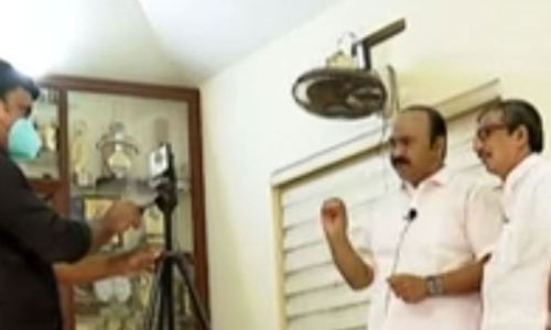 വീട്ടിലും കാറിലുമുണ്ട് സ്​റ്റുഡിയോ; വി.ഡി. സതീശൻ വിഡിയോ ഷൂട്ടിലാണ്