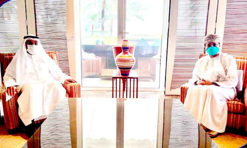 ഒമാൻ വിദേശകാര്യ മന്ത്രി ജി.സി.സി സെക്രട്ടറി ജനറലുമായി കൂടിക്കാഴ്​ച നടത്തി