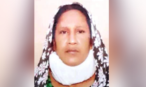 ന​ട്ടെ​ല്ല്​ ത​ക​രാ​റാ​യ വീ​ട്ട​മ്മ സഹായം തേടുന്നു