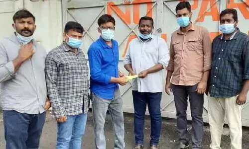 ലാൽ കെയേഴ്​സ്​ പ്രതിമാസ ധനസഹായം കൈമാറി