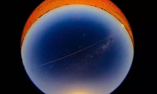 ഹ​യ​ബൂ​സ ശേ​ഖ​രി​ച്ച പാ​റ​ക്ക​ഷ​ണം ഭൂ​മി​യി​ലെ​ത്തി