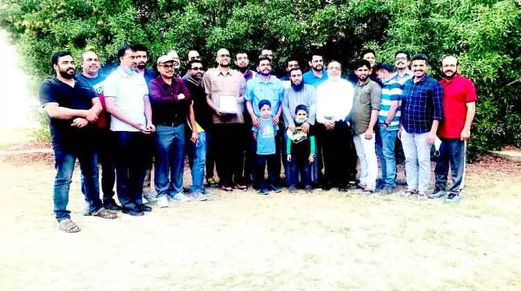 മു​ഹ​മ്മ​ദ്​ അ​ജ്​​മ​ലി​ന്​ ത​നി​മ യാ​ത്ര​യ​യ​പ്പ്​ ന​ൽ​കി