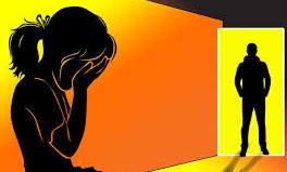 ഇൻസ്റ്റഗ്രാമിലൂടെ പ്രണയിച്ച യുവതിയെ പീഡിപ്പിച്ചു; കൊല്ലം സ്വദേശി പിടിയിൽ ഇൻസ്റ്റഗ്രാമിലൂടെ പ്രണയിച്ച യുവതിയെ പീഡിപ്പിച്ചു; കൊല്ലം സ്വദേശി പിടിയിൽ