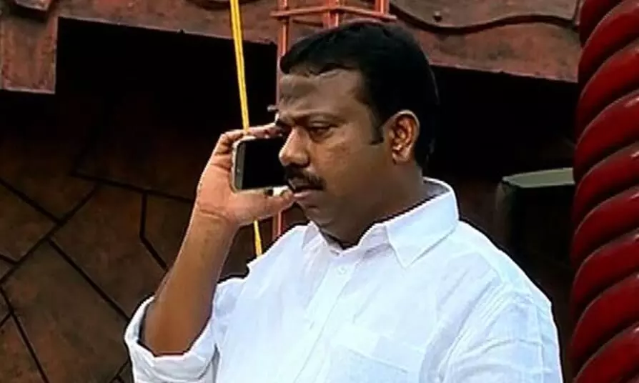 പാർട്ടിയെ തെറ്റിദ്ധരിപ്പിച്ച് വിദേശയാത്ര, വീടുകൾ വാങ്ങിക്കൂട്ടി; സക്കീര് ഹുസൈനെതിരായ സി.പി.എം അന്വേഷണ റിപ്പോര്ട്ട് പുറത്ത് പാർട്ടിയെ തെറ്റിദ്ധരിപ്പിച്ച് വിദേശയാത്ര, വീടുകൾ വാങ്ങിക്കൂട്ടി; സക്കീര് ഹുസൈനെതിരായ സി.പി.എം അന്വേഷണ റിപ്പോര്ട്ട് പുറത്ത്