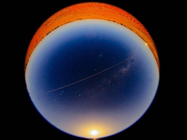 ഹയബൂസ ശേഖരിച്ച പാറക്കഷണം ഭൂമിയിലെത്തി ഹയബൂസ ശേഖരിച്ച പാറക്കഷണം ഭൂമിയിലെത്തി