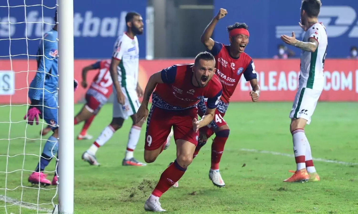 അപരാജിത കുതിപ്പിന്​ അന്ത്യം; ചാമ്പ്യന്മാരെ അട്ടിമറിച്ച്​ ജാംഷഡ്​പുർ