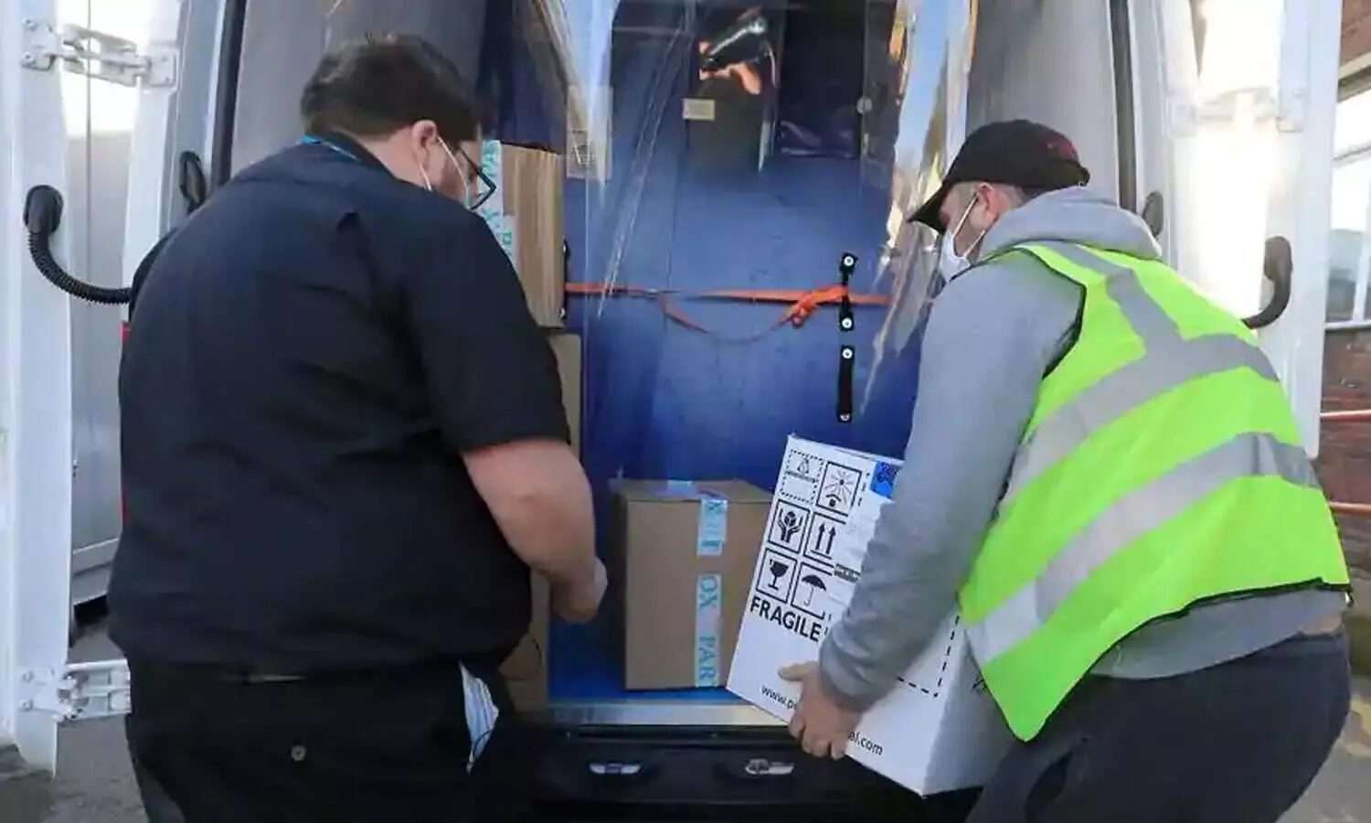 കോ​വി​ഡ്​ വാ​ക്​​സി​ൻ: യു.​കെ​യി​ൽ ആ​ദ്യ​ഘ​ട്ട വി​ത​ര​ണം നാളെ