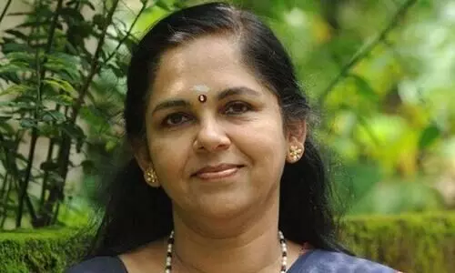 ഇതെന്ത് ചരിത്രബോധം? ഗോൾവാൾക്കറുടെ പേര് നൽകാനുള്ള നീക്കത്തിനെതിരെ ശാരദക്കുട്ടി