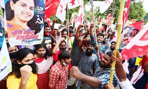 കമീഷ​െൻറ നിർദേശം കാറ്റിൽ പറന്നു, കൊട്ടിക്കലാശം ആഘോഷിച്ച് മുന്നണികൾ