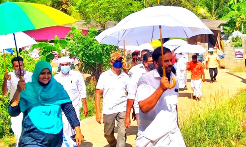 നാട്ടിലാകെ വോട്ടോട്ടം