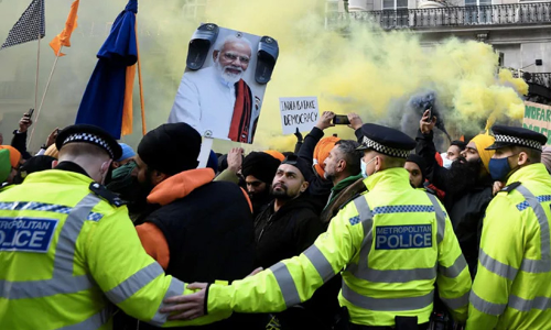 കർഷക പ്രക്ഷോഭത്തിന്​ ഐക്യദാർഢ്യവുമായി ലണ്ടൻ തെരുവിൽ ആയിരങ്ങൾ; അറസ്​റ്റ്​ ചെയ്​ത്​ പൊലീസ്​