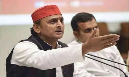 സമാജ് വാദി പാർട്ടി അധ്യക്ഷൻ അഖിലേഷ് യാദവ് കസ്റ്റഡിയിൽ