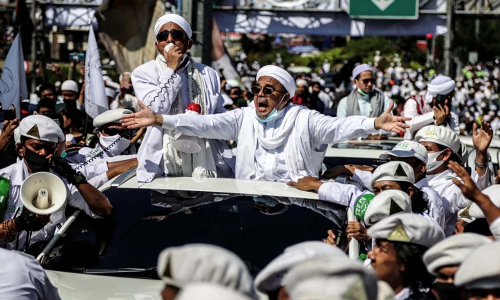 ഇ​ന്തോ​നേ​ഷ്യ​യി​ൽ മ​ത​നേ​താ​വി​െൻറ ആറ്​  അ​നു​യാ​യി​ക​ൾ പൊലീസ്​ വെടിവെപ്പിൽ കൊ​ല്ലപ്പെട്ടു