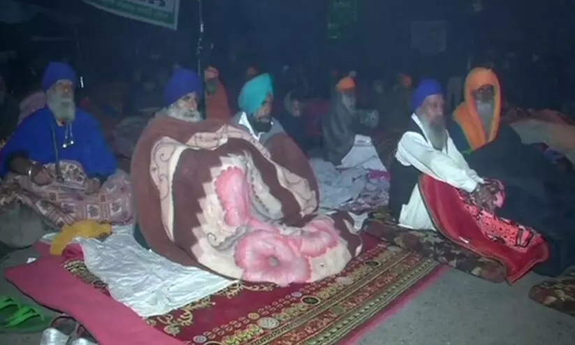 കർഷക പ്രക്ഷോഭം 12ാം ദിനത്തിൽ; കെജ്രിവാൾ സിംഘു അതിർത്തി സന്ദർശിക്കും കർഷക പ്രക്ഷോഭം 12ാം ദിനത്തിൽ; കെജ്രിവാൾ സിംഘു അതിർത്തി സന്ദർശിക്കും