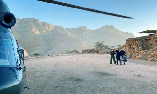 പര്‍വതനിരയില്‍ കുടുങ്ങിയ കുടുംബത്തെ രക്ഷിച്ച്​ റാക് പൊലീസ്