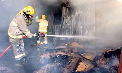 തീ​പി​ടി​ത്തം: 10 പേ​ർ​ക്ക് പൊ​ള്ള​ലേ​റ്റു