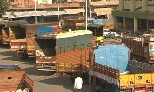 ഇന്ധന വില വർധനക്കെതിരെ ലോറി ഉടമകൾ