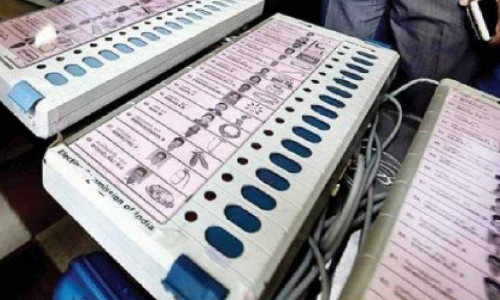 വോട്ടുയന്ത്രത്തിൽ പേരും ചിഹ്നവും തയാർ വോട്ടുയന്ത്രത്തിൽ പേരും ചിഹ്നവും തയാർ