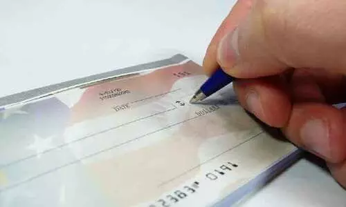 ചെ​ക്ക്​ പ​രാ​തി​ക​ൾ അ​റി​യി​ക്കാം, ആ​ഭ്യ​ന്ത​ര​മ​ന്ത്രാ​ല​യം വെ​ബ്​​സൈ​റ്റി​ലൂ​ടെ