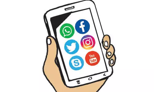 ന്യൂജെന്‍ വോട്ട് അഭ്യർഥനയുമായി നേതാക്കൾ