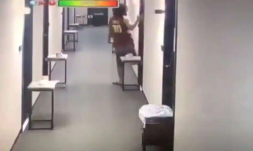 എട്ടു സെക്കൻഡ്​ ​​സമയത്തേക്ക്​ ക്വാറൻറീൻ ലംഘിച്ചതിന്​ പിഴ രണ്ടര ലക്ഷം; തലയിൽ കൈ​െവച്ച്​ യുവാവ്​